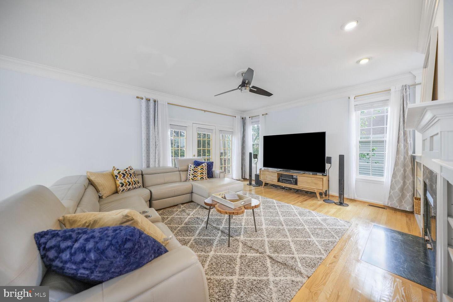 6607 GREEN GLEN CT, ALEXANDRIA, Virginia 22315, 4 Bedrooms Bedrooms, ,3 BathroomsBathrooms,Residential,For sale,6607 GREEN GLEN CT,VAFX2228512 MLS # VAFX2228512