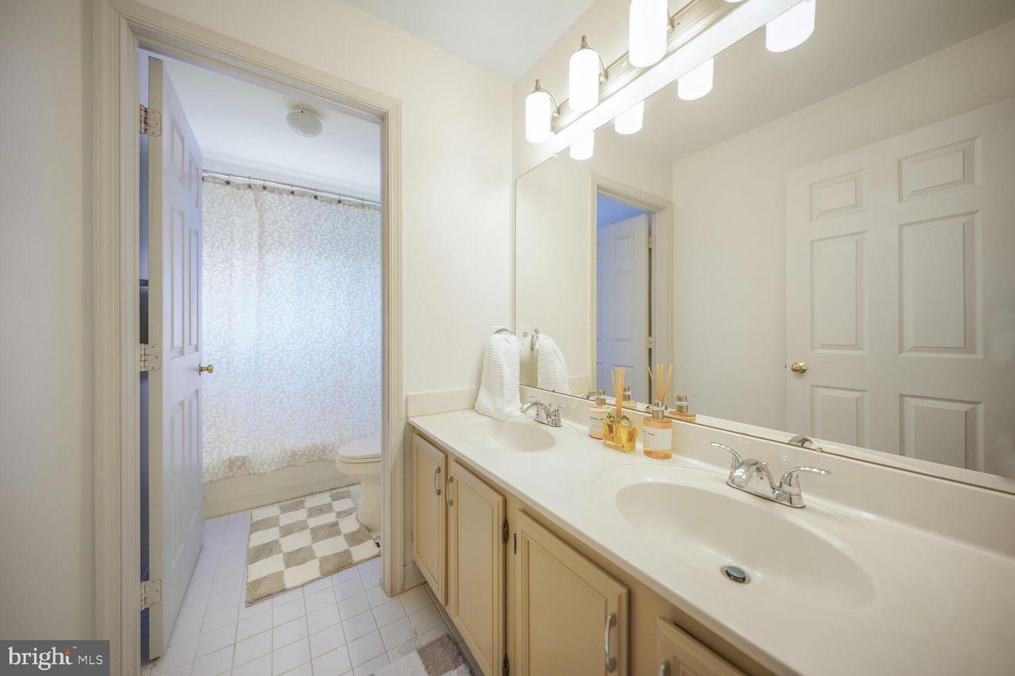 6607 GREEN GLEN CT, ALEXANDRIA, Virginia 22315, 4 Bedrooms Bedrooms, ,3 BathroomsBathrooms,Residential,For sale,6607 GREEN GLEN CT,VAFX2228512 MLS # VAFX2228512