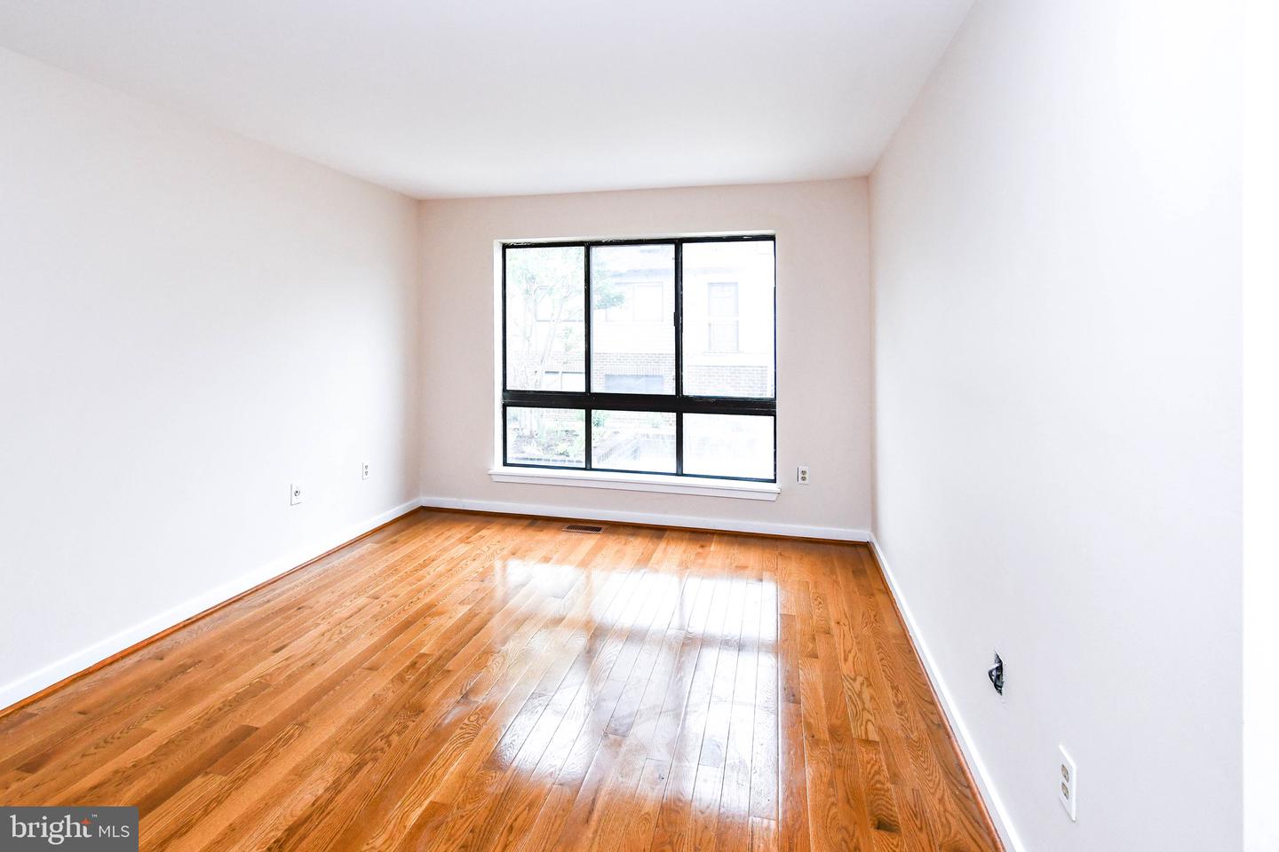 49 HAWTHORNE CT NE #49, WASHINGTON, District Of Columbia 20017, 2 Bedrooms Bedrooms, ,1 BathroomBathrooms,Residential,For sale,49 HAWTHORNE CT NE #49,DCDC2190858 MLS # DCDC2190858