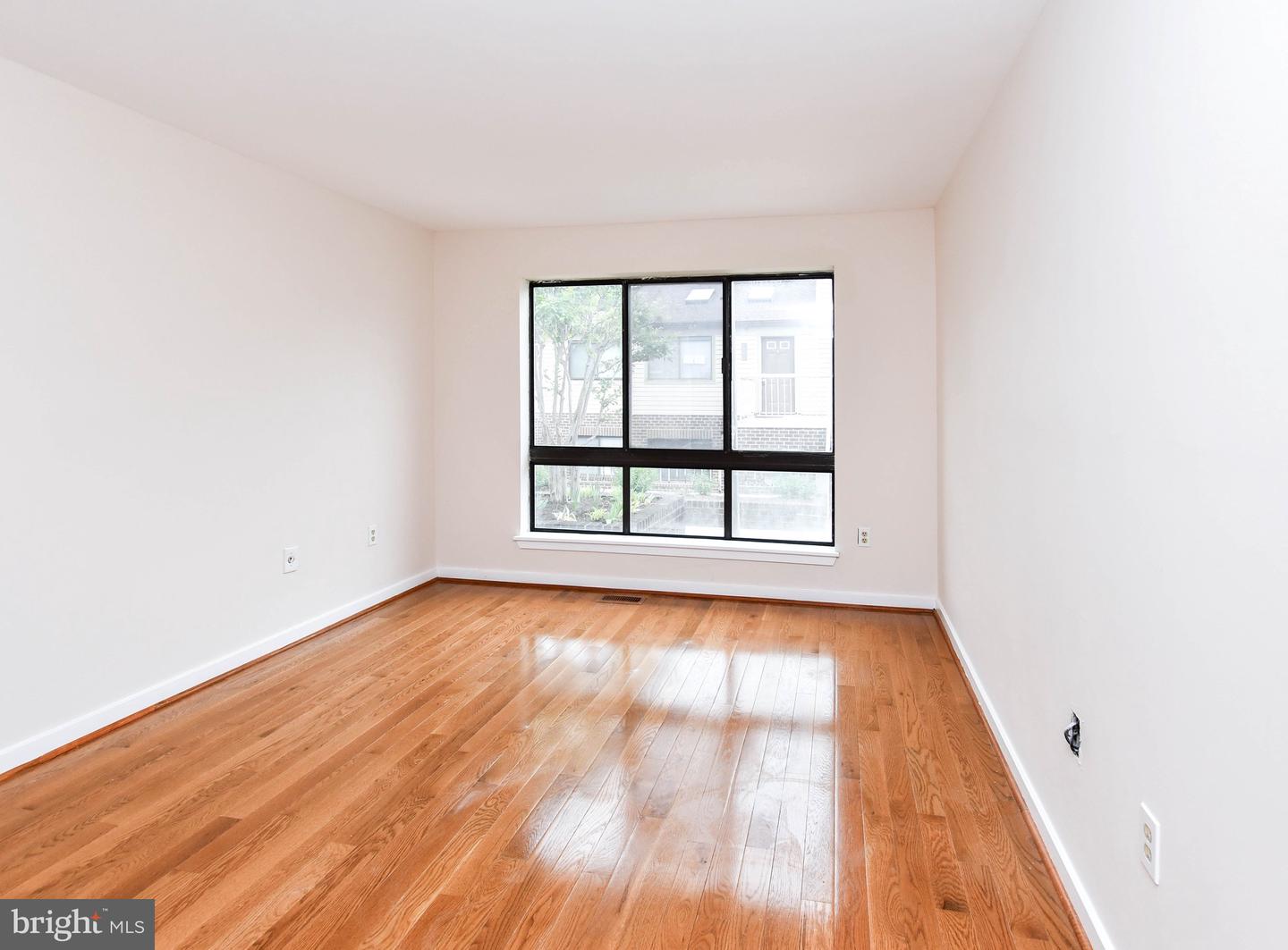 49 HAWTHORNE CT NE #49, WASHINGTON, District Of Columbia 20017, 2 Bedrooms Bedrooms, ,1 BathroomBathrooms,Residential,For sale,49 HAWTHORNE CT NE #49,DCDC2190858 MLS # DCDC2190858