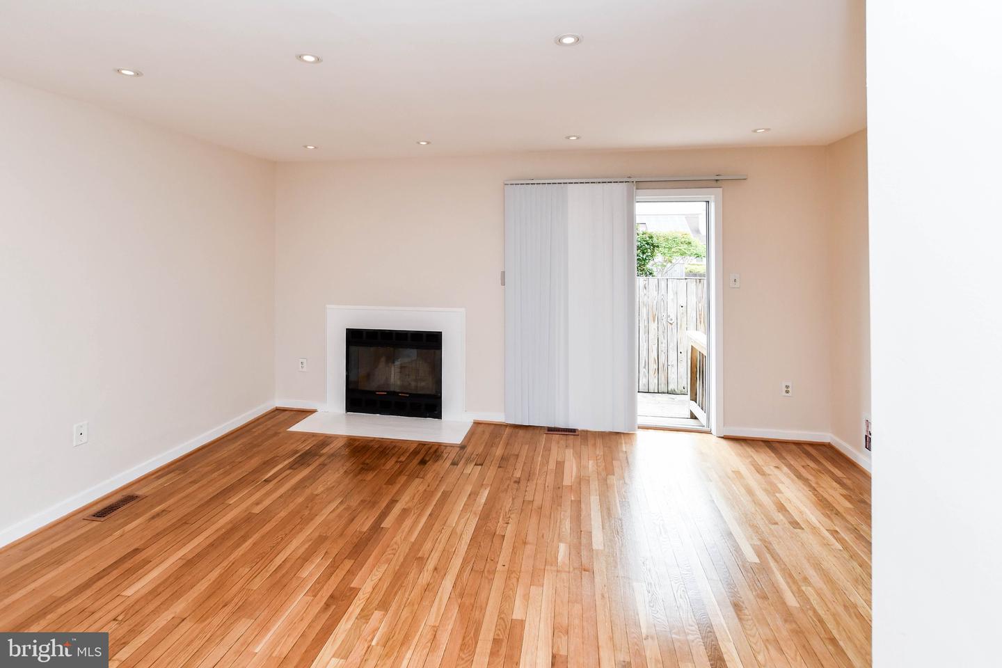 49 HAWTHORNE CT NE #49, WASHINGTON, District Of Columbia 20017, 2 Bedrooms Bedrooms, ,1 BathroomBathrooms,Residential,For sale,49 HAWTHORNE CT NE #49,DCDC2190858 MLS # DCDC2190858