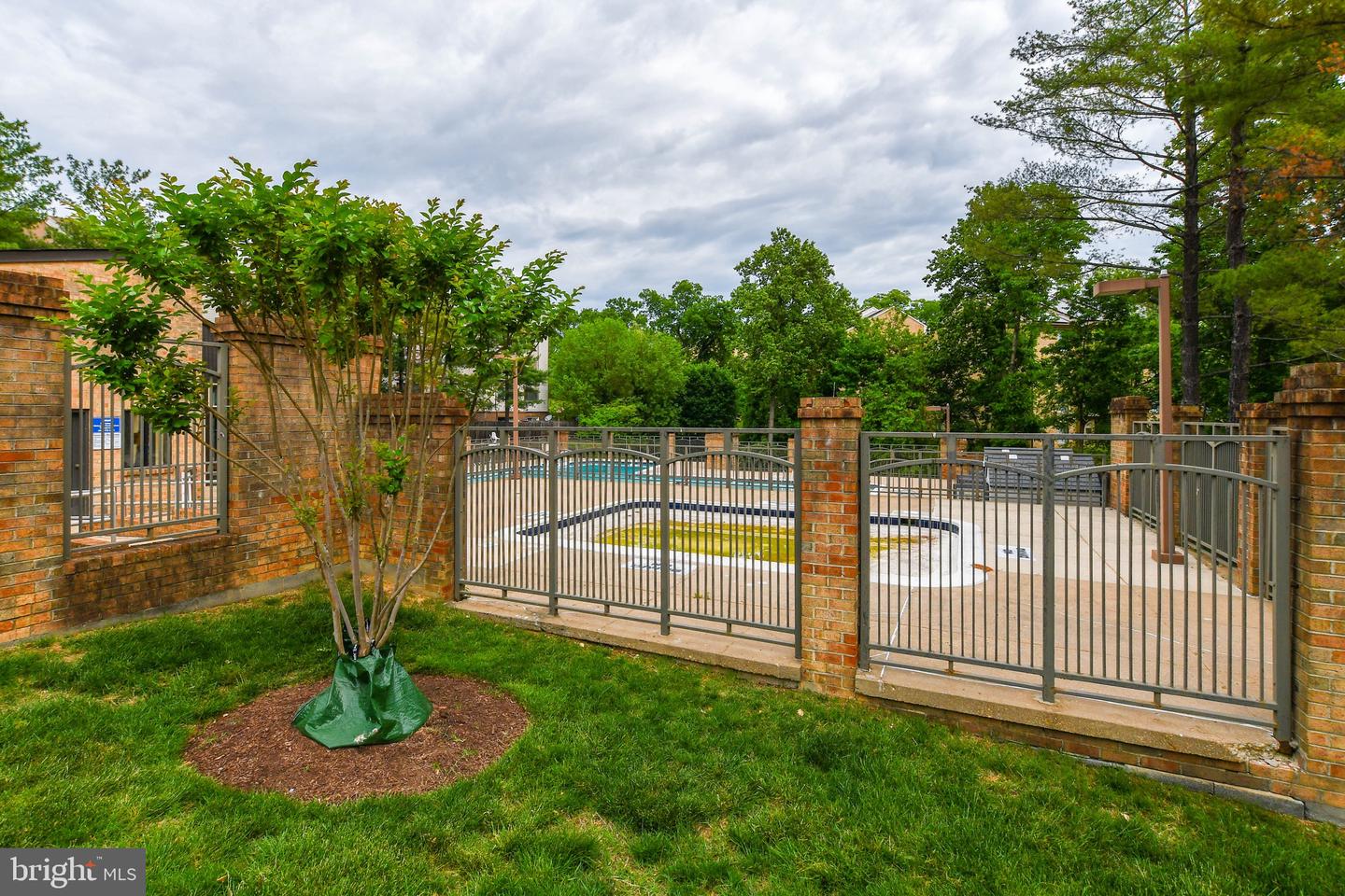49 HAWTHORNE CT NE #49, WASHINGTON, District Of Columbia 20017, 2 Bedrooms Bedrooms, ,1 BathroomBathrooms,Residential,For sale,49 HAWTHORNE CT NE #49,DCDC2190858 MLS # DCDC2190858