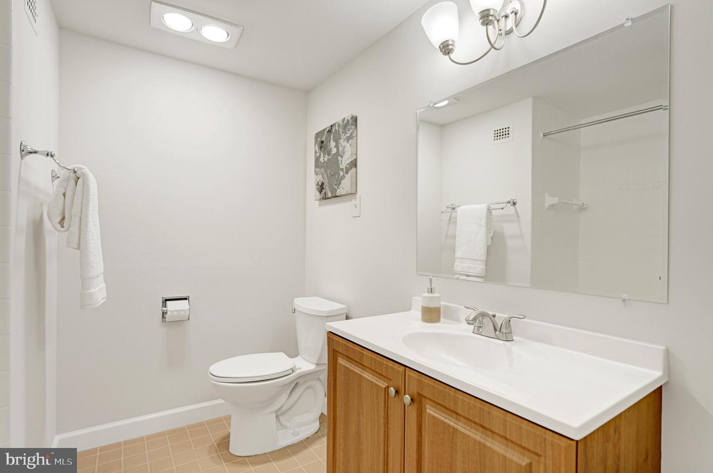 3701 S GEORGE MASON DR #1002N, FALLS CHURCH, Virginia 22041, 1 Bedroom Bedrooms, ,1 BathroomBathrooms,Residential,For sale,3701 S GEORGE MASON DR #1002N,VAFX2229976 MLS # VAFX2229976