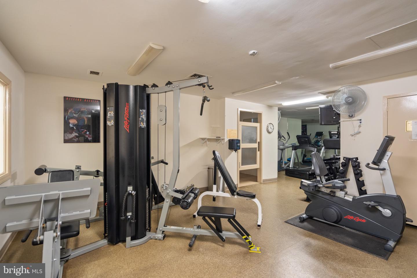 3701 S GEORGE MASON DR #1002N, FALLS CHURCH, Virginia 22041, 1 Bedroom Bedrooms, ,1 BathroomBathrooms,Residential,For sale,3701 S GEORGE MASON DR #1002N,VAFX2229976 MLS # VAFX2229976