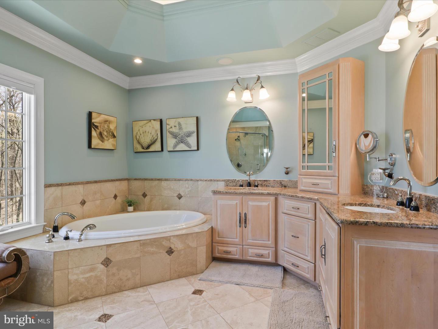 12760 DUNVEGAN DR, CLIFTON, Virginia 20124, 5 Bedrooms Bedrooms, ,3 BathroomsBathrooms,Residential,For sale,12760 DUNVEGAN DR,VAFX2231038 MLS # VAFX2231038