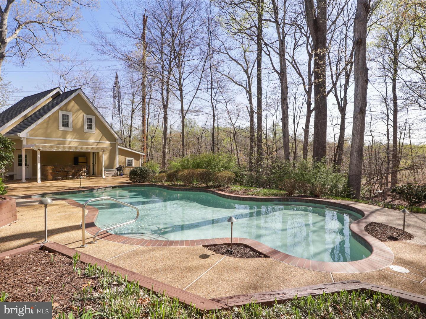 12760 DUNVEGAN DR, CLIFTON, Virginia 20124, 5 Bedrooms Bedrooms, ,3 BathroomsBathrooms,Residential,For sale,12760 DUNVEGAN DR,VAFX2231038 MLS # VAFX2231038