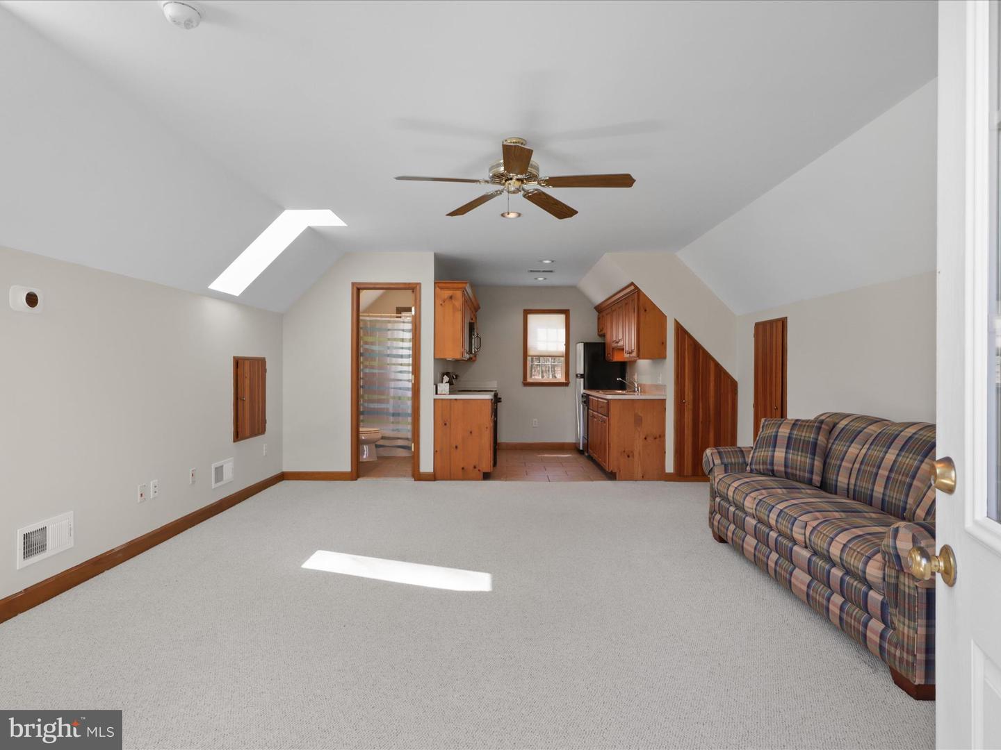 12760 DUNVEGAN DR, CLIFTON, Virginia 20124, 5 Bedrooms Bedrooms, ,3 BathroomsBathrooms,Residential,For sale,12760 DUNVEGAN DR,VAFX2231038 MLS # VAFX2231038