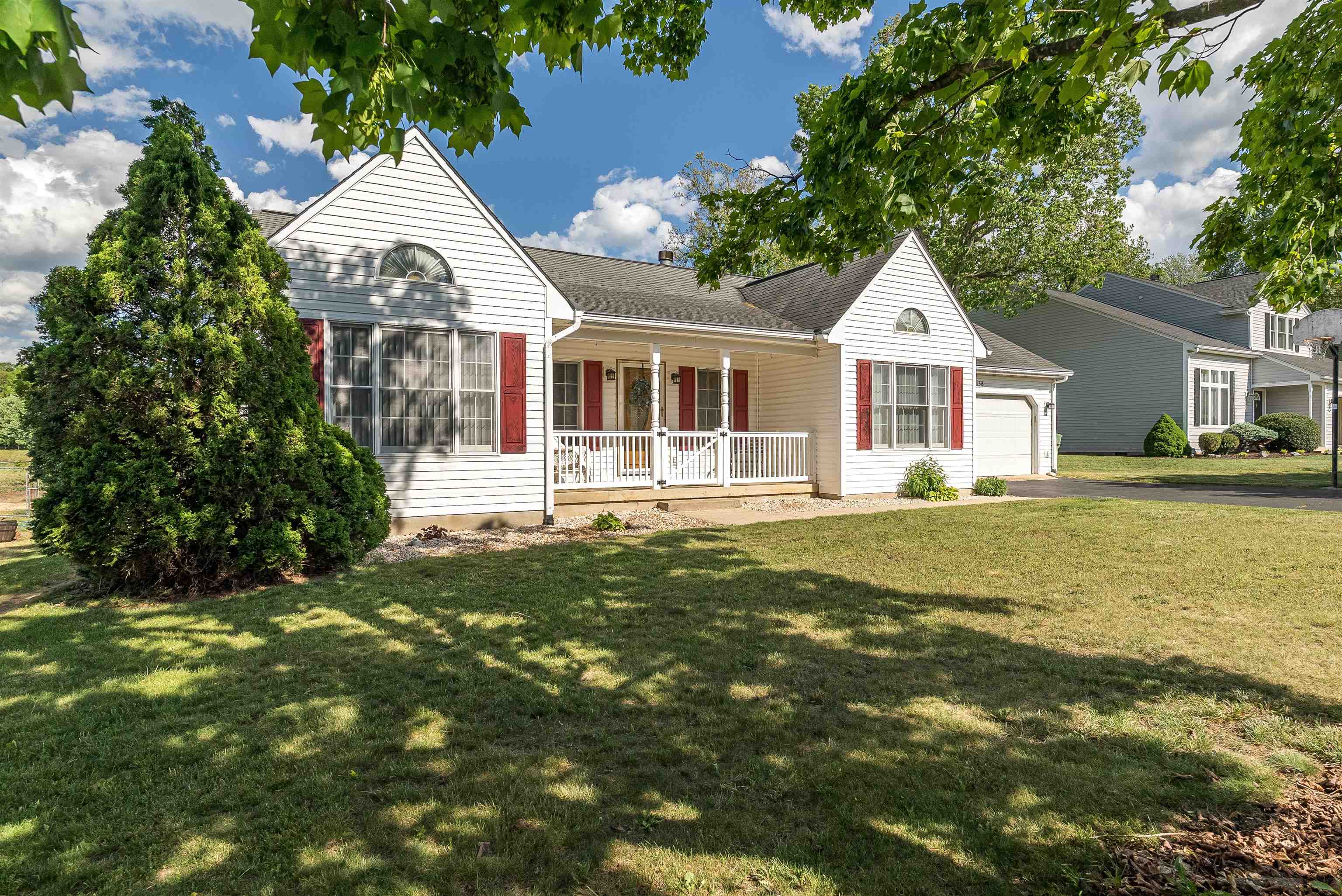 138 ARROWHEAD LN, STUARTS DRAFT, Virginia 24477, 3 Bedrooms Bedrooms, ,2 BathroomsBathrooms,Residential,138 ARROWHEAD LN,664056 MLS # 664056