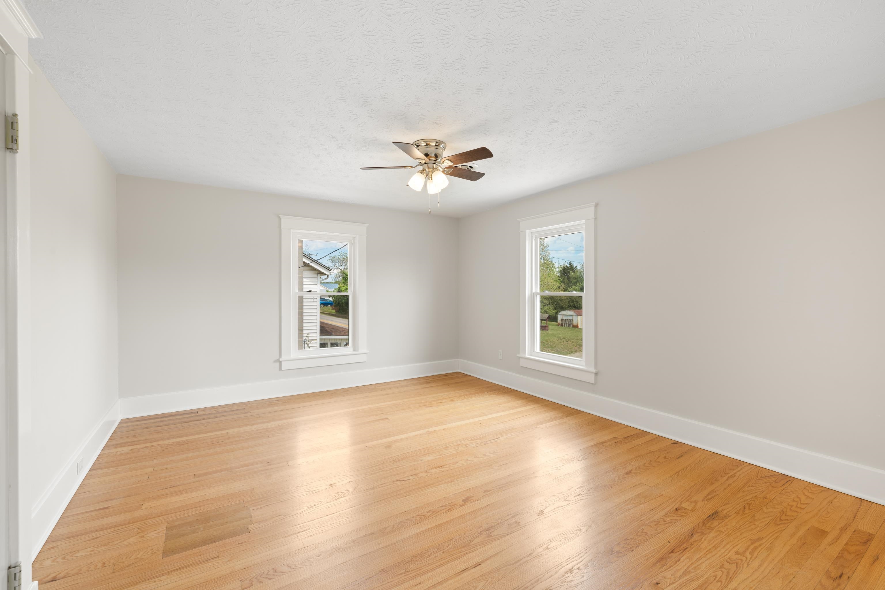630 BATTLEFIELD RD, FORT DEFIANCE, Virginia 24437, 3 Bedrooms Bedrooms, ,3 BathroomsBathrooms,Residential,New Hope Farmhouse,630 BATTLEFIELD RD,664063 MLS # 664063