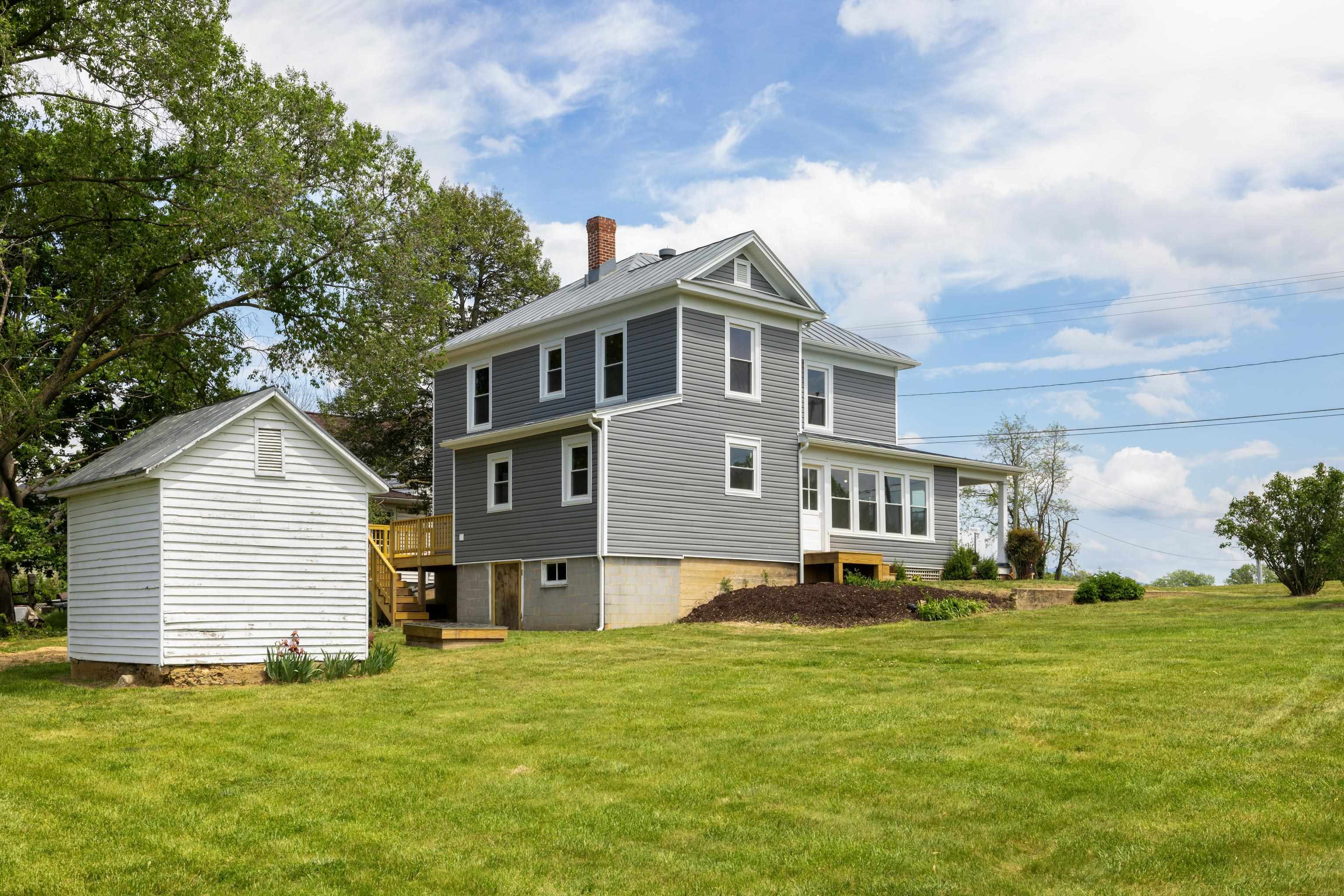 630 BATTLEFIELD RD, FORT DEFIANCE, Virginia 24437, 3 Bedrooms Bedrooms, ,3 BathroomsBathrooms,Residential,New Hope Farmhouse,630 BATTLEFIELD RD,664063 MLS # 664063
