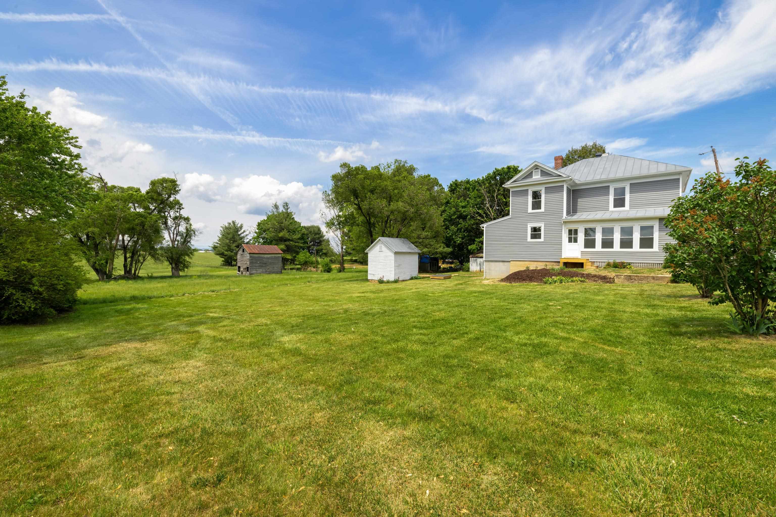630 BATTLEFIELD RD, FORT DEFIANCE, Virginia 24437, 3 Bedrooms Bedrooms, ,3 BathroomsBathrooms,Residential,New Hope Farmhouse,630 BATTLEFIELD RD,664063 MLS # 664063