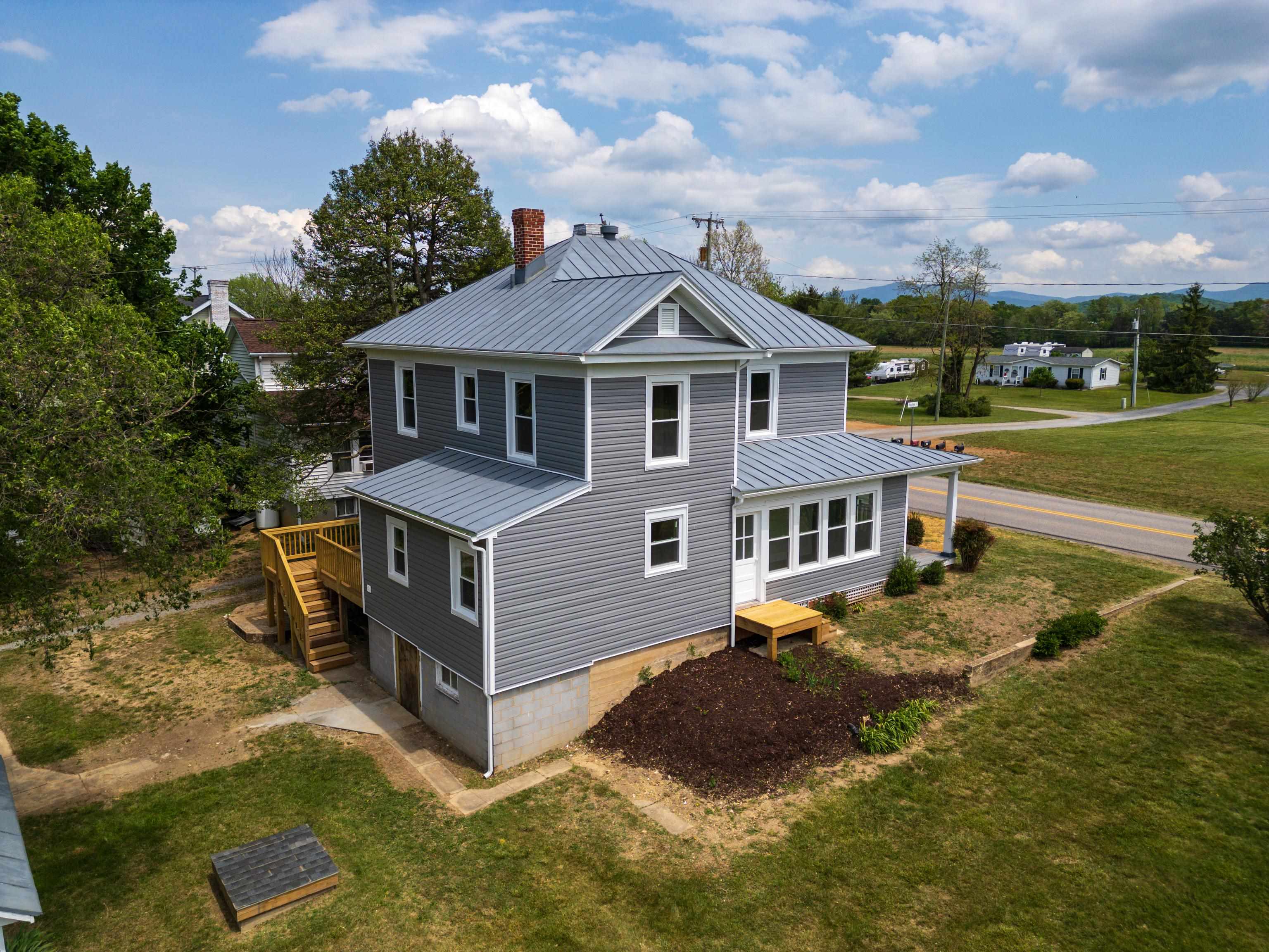 630 BATTLEFIELD RD, FORT DEFIANCE, Virginia 24437, 3 Bedrooms Bedrooms, ,3 BathroomsBathrooms,Residential,New Hope Farmhouse,630 BATTLEFIELD RD,664063 MLS # 664063