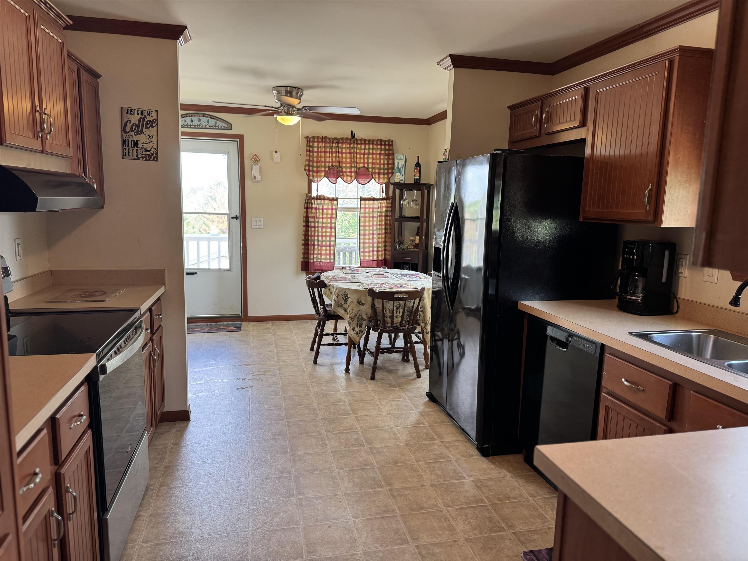 18 BREEZEWOOD DR, STAUNTON, Virginia 24401, 3 Bedrooms Bedrooms, ,2 BathroomsBathrooms,Residential,18 BREEZEWOOD DR,664071 MLS # 664071