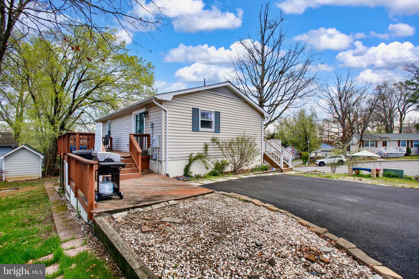 105 SALEM CT SE, LEESBURG, Virginia 20175, 3 Bedrooms Bedrooms, ,2 BathroomsBathrooms,Residential,For sale,105 SALEM CT SE,VALO2093554 MLS # VALO2093554