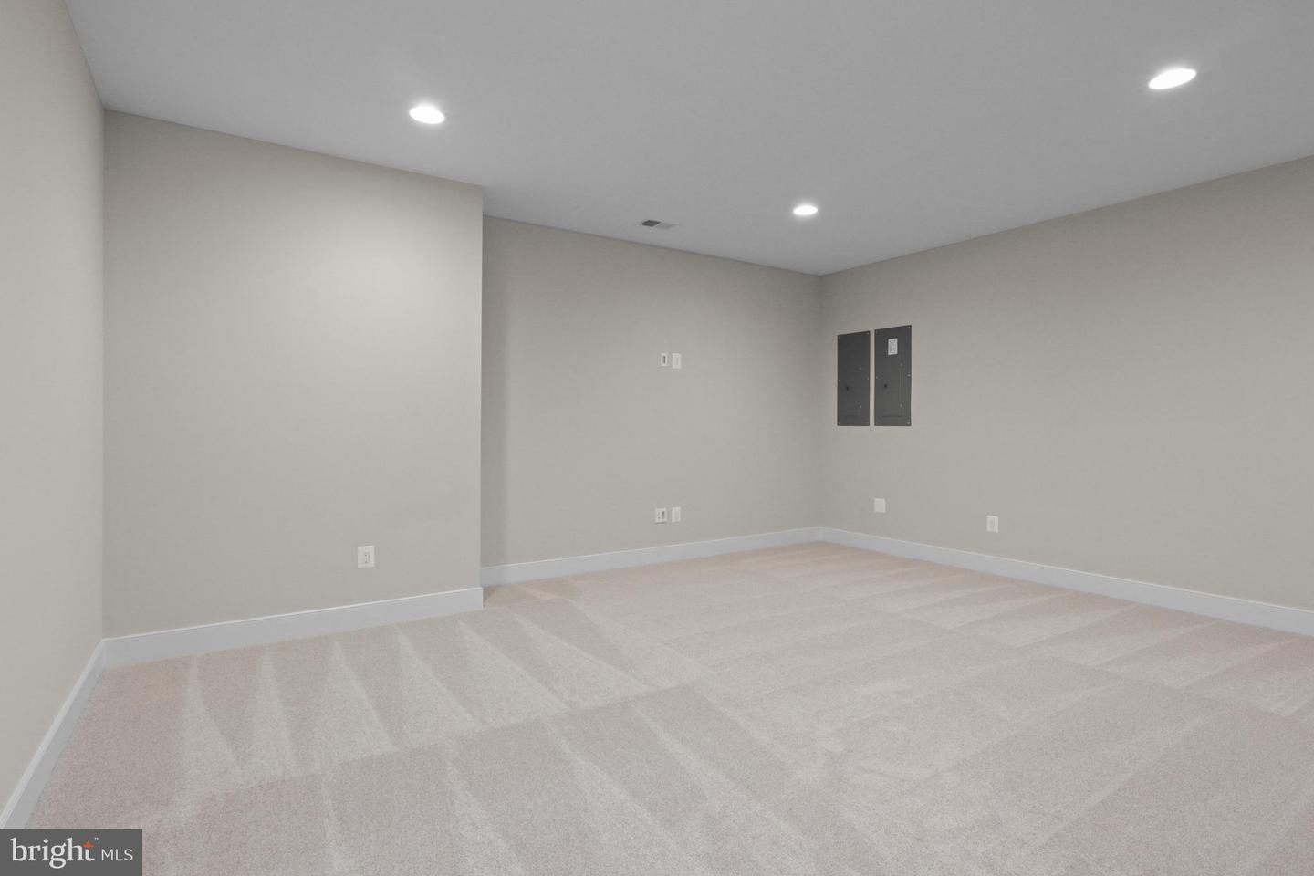 9437 OLD COURTHOUSE RD, VIENNA, Virginia 22182, 6 Bedrooms Bedrooms, ,5 BathroomsBathrooms,Residential,For sale,9437 OLD COURTHOUSE RD,VAFX2233604 MLS # VAFX2233604