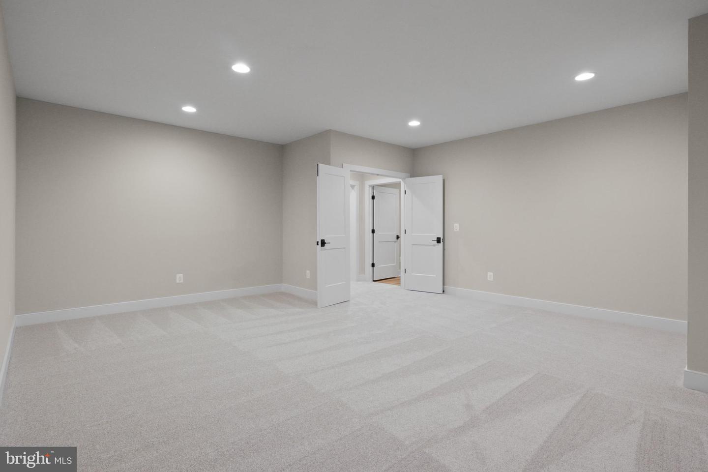 9437 OLD COURTHOUSE RD, VIENNA, Virginia 22182, 6 Bedrooms Bedrooms, ,5 BathroomsBathrooms,Residential,For sale,9437 OLD COURTHOUSE RD,VAFX2233604 MLS # VAFX2233604