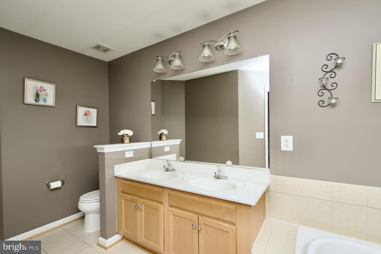 2457 BATTERY HILL CIR, WOODBRIDGE, Virginia 22191, 3 Bedrooms Bedrooms, ,3 BathroomsBathrooms,Residential,For sale,2457 BATTERY HILL CIR,VAPW2091678 MLS # VAPW2091678