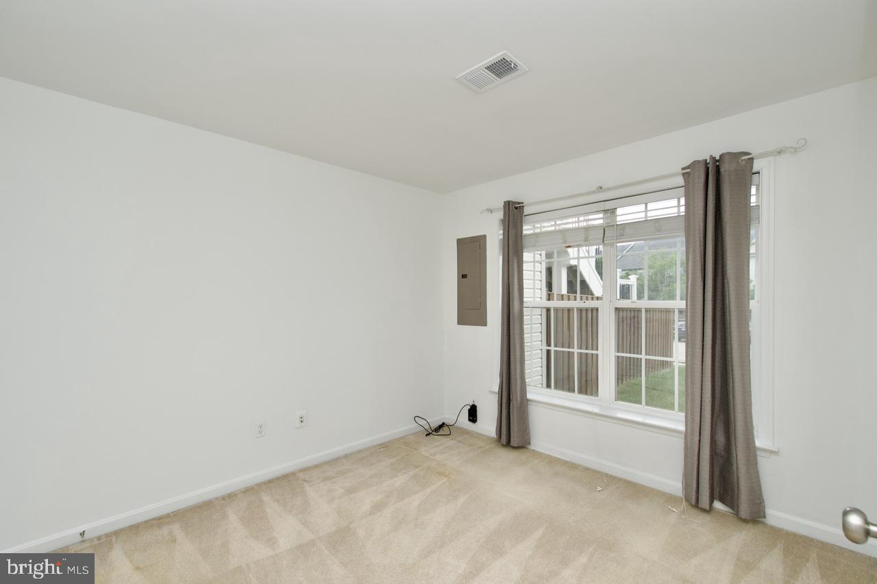 2457 BATTERY HILL CIR, WOODBRIDGE, Virginia 22191, 3 Bedrooms Bedrooms, ,3 BathroomsBathrooms,Residential,For sale,2457 BATTERY HILL CIR,VAPW2091678 MLS # VAPW2091678