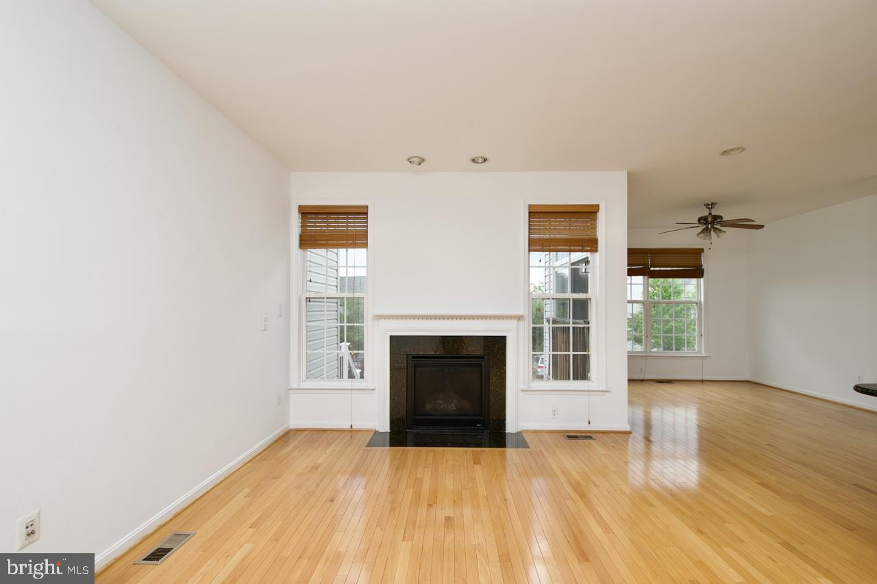2457 BATTERY HILL CIR, WOODBRIDGE, Virginia 22191, 3 Bedrooms Bedrooms, ,3 BathroomsBathrooms,Residential,For sale,2457 BATTERY HILL CIR,VAPW2091678 MLS # VAPW2091678
