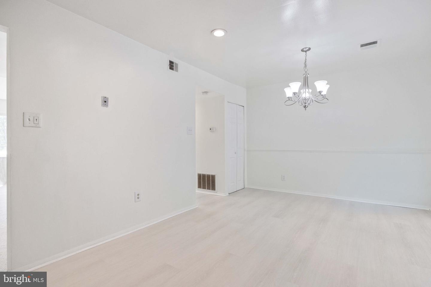 1126 SHANNON PL, HERNDON, Virginia 20170, 3 Bedrooms Bedrooms, ,2 BathroomsBathrooms,Residential,For sale,1126 SHANNON PL,VAFX2233802 MLS # VAFX2233802