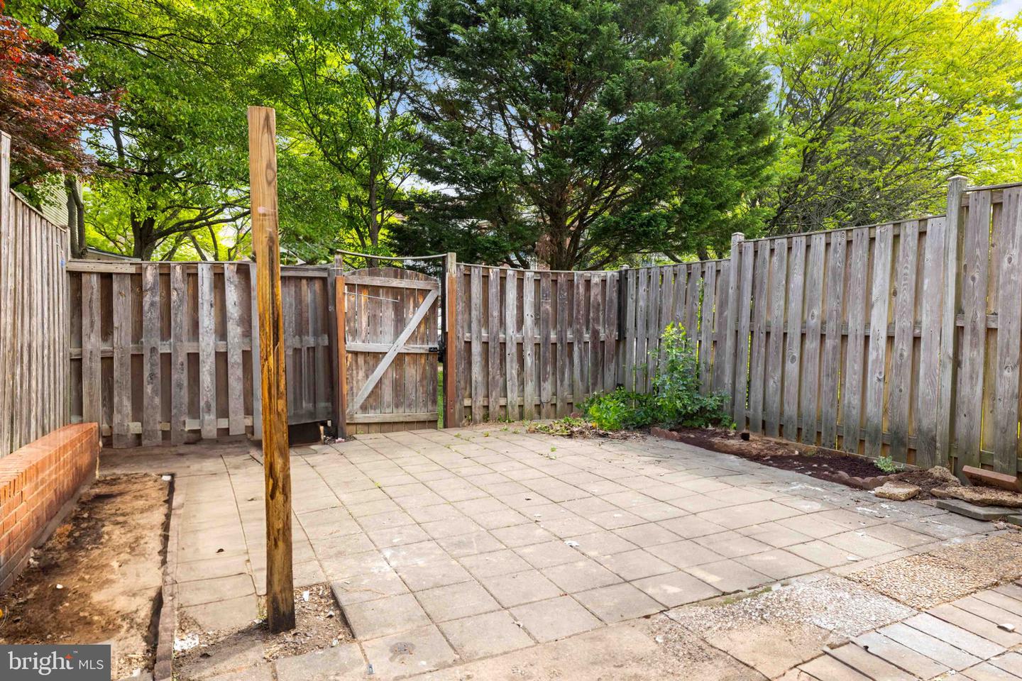 1126 SHANNON PL, HERNDON, Virginia 20170, 3 Bedrooms Bedrooms, ,2 BathroomsBathrooms,Residential,For sale,1126 SHANNON PL,VAFX2233802 MLS # VAFX2233802