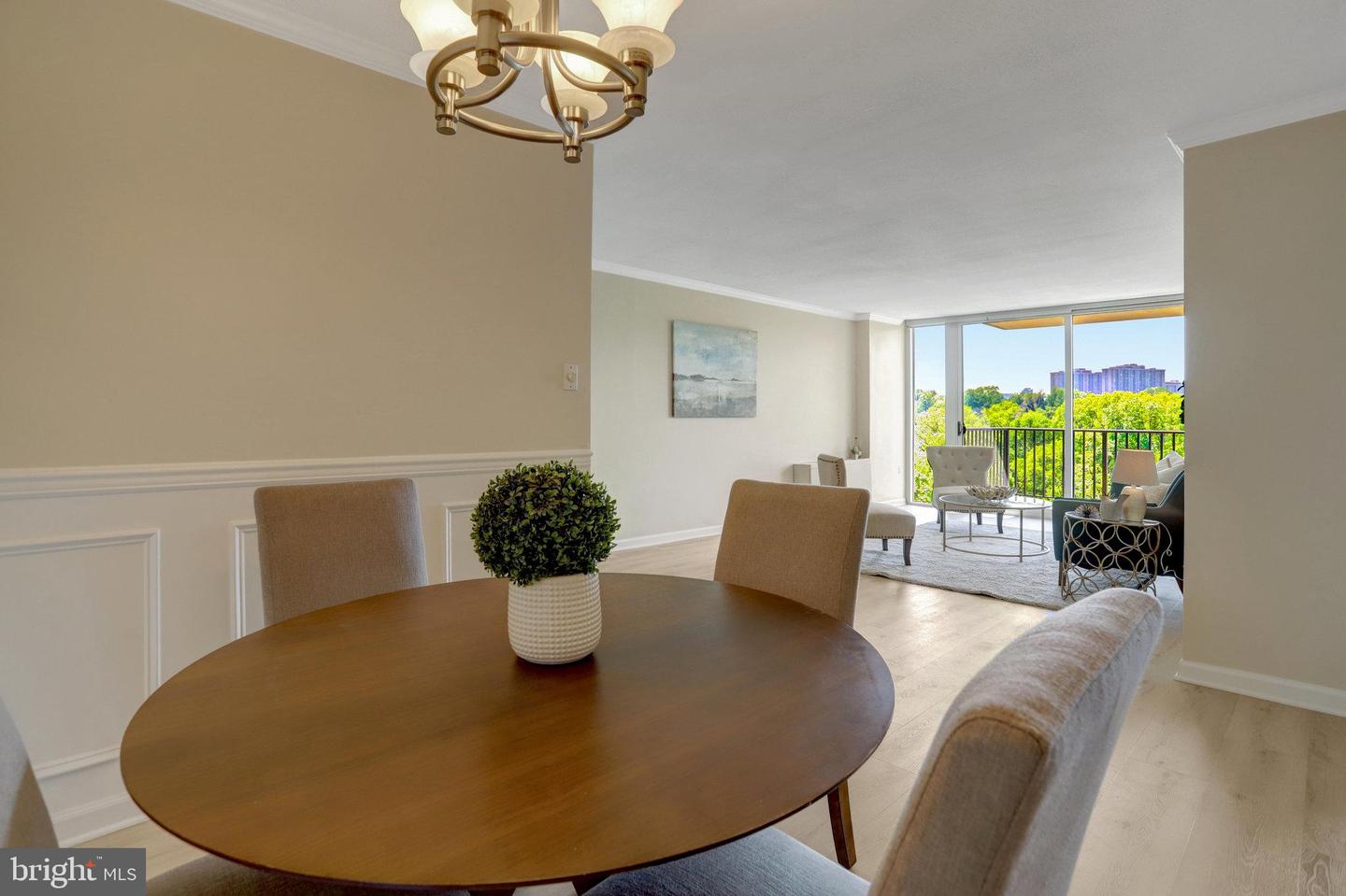 4600 S FOUR MILE RUN DR #720, ARLINGTON, Virginia 22204, 1 Bedroom Bedrooms, 1 Room Rooms,1 BathroomBathrooms,Residential,For sale,4600 S FOUR MILE RUN DR #720,VAAR2056104 MLS # VAAR2056104