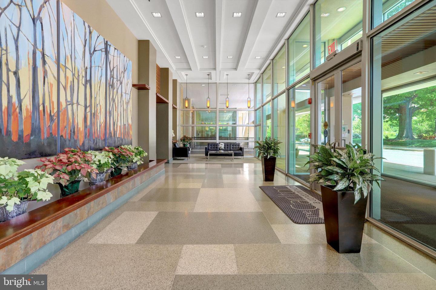 4600 S FOUR MILE RUN DR #720, ARLINGTON, Virginia 22204, 1 Bedroom Bedrooms, 1 Room Rooms,1 BathroomBathrooms,Residential,For sale,4600 S FOUR MILE RUN DR #720,VAAR2056104 MLS # VAAR2056104
