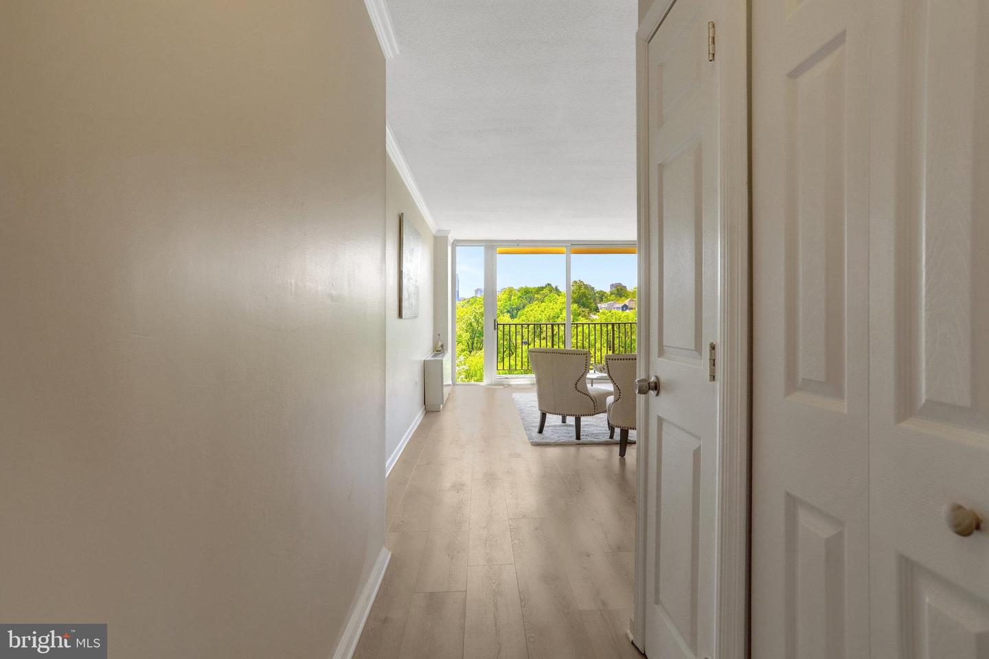 4600 S FOUR MILE RUN DR #720, ARLINGTON, Virginia 22204, 1 Bedroom Bedrooms, 1 Room Rooms,1 BathroomBathrooms,Residential,For sale,4600 S FOUR MILE RUN DR #720,VAAR2056104 MLS # VAAR2056104