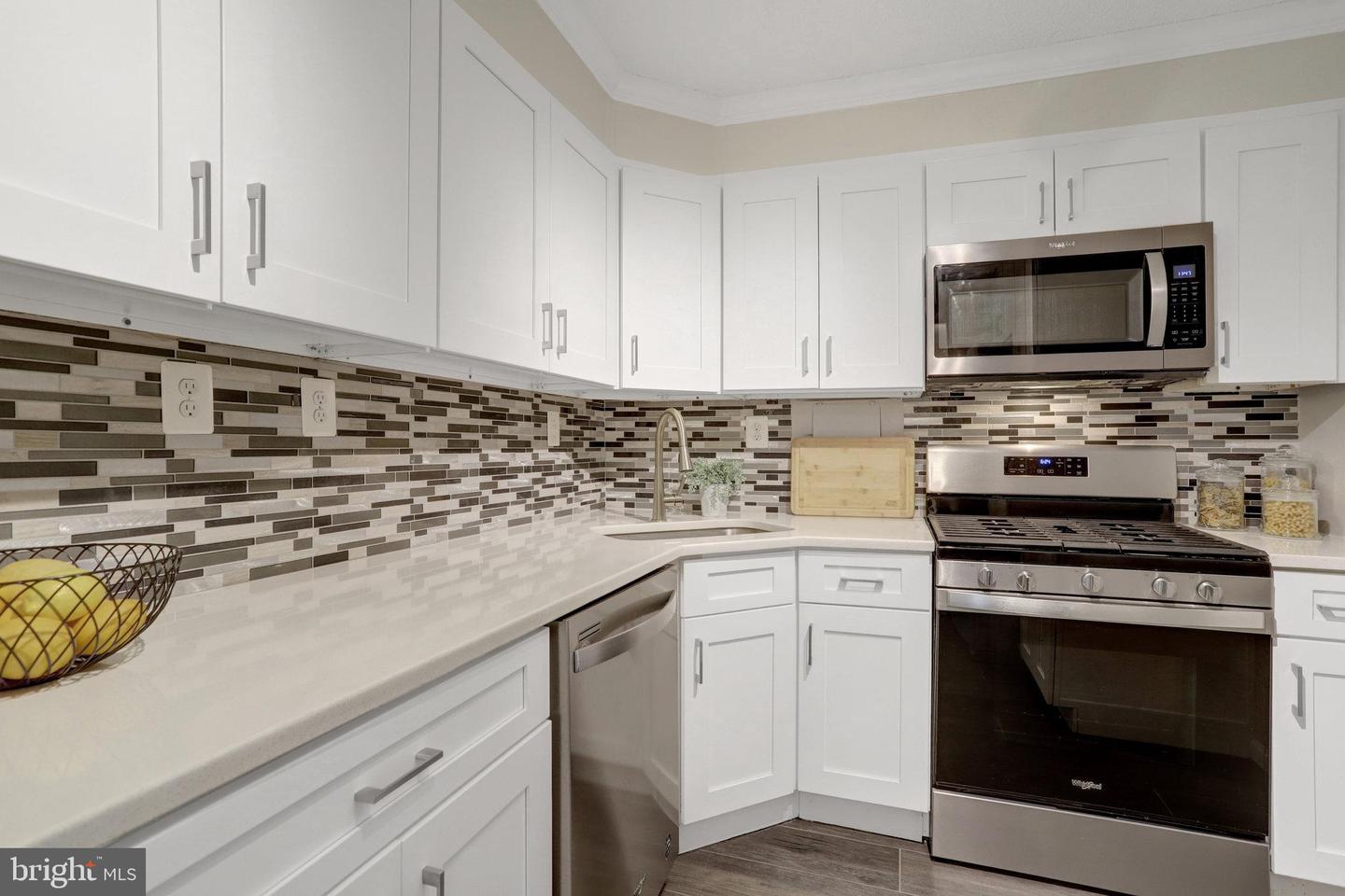 4600 S FOUR MILE RUN DR #720, ARLINGTON, Virginia 22204, 1 Bedroom Bedrooms, 1 Room Rooms,1 BathroomBathrooms,Residential,For sale,4600 S FOUR MILE RUN DR #720,VAAR2056104 MLS # VAAR2056104