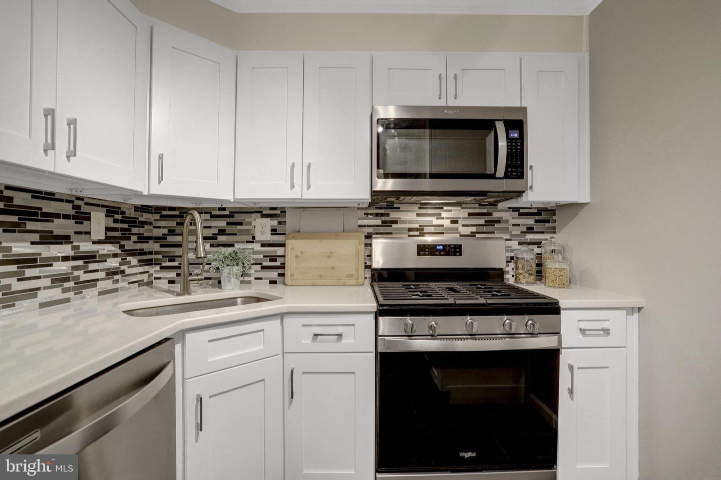 4600 S FOUR MILE RUN DR #720, ARLINGTON, Virginia 22204, 1 Bedroom Bedrooms, 1 Room Rooms,1 BathroomBathrooms,Residential,For sale,4600 S FOUR MILE RUN DR #720,VAAR2056104 MLS # VAAR2056104