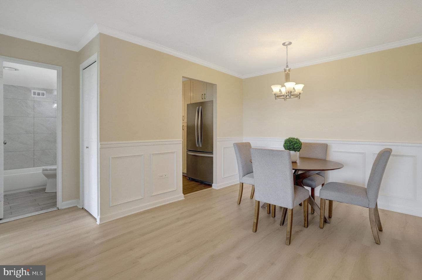 4600 S FOUR MILE RUN DR #720, ARLINGTON, Virginia 22204, 1 Bedroom Bedrooms, 1 Room Rooms,1 BathroomBathrooms,Residential,For sale,4600 S FOUR MILE RUN DR #720,VAAR2056104 MLS # VAAR2056104