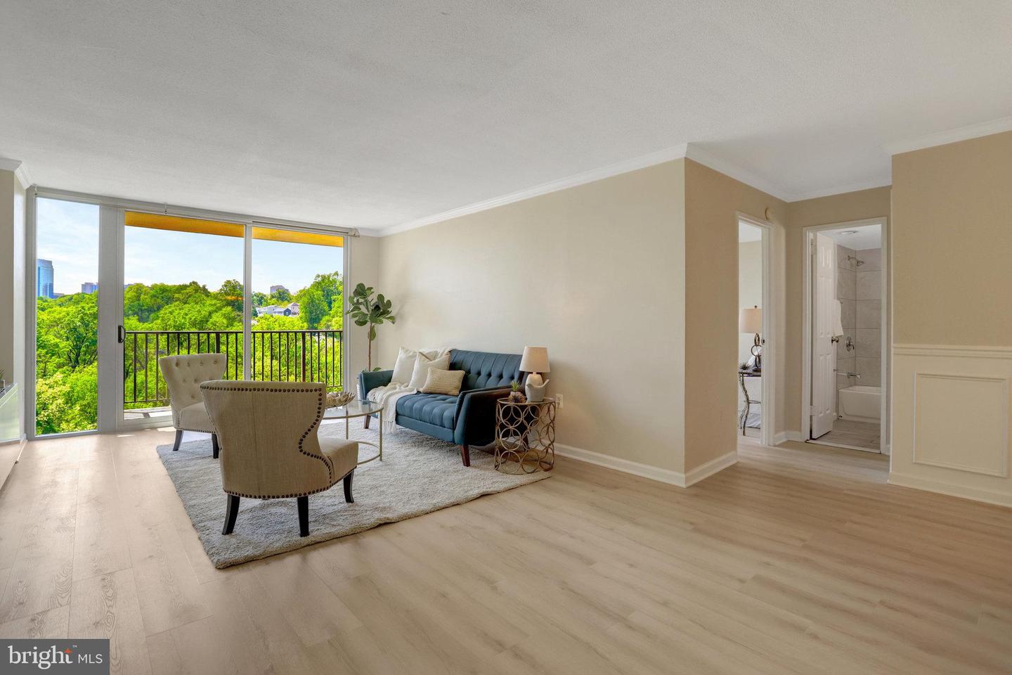 4600 S FOUR MILE RUN DR #720, ARLINGTON, Virginia 22204, 1 Bedroom Bedrooms, 1 Room Rooms,1 BathroomBathrooms,Residential,For sale,4600 S FOUR MILE RUN DR #720,VAAR2056104 MLS # VAAR2056104