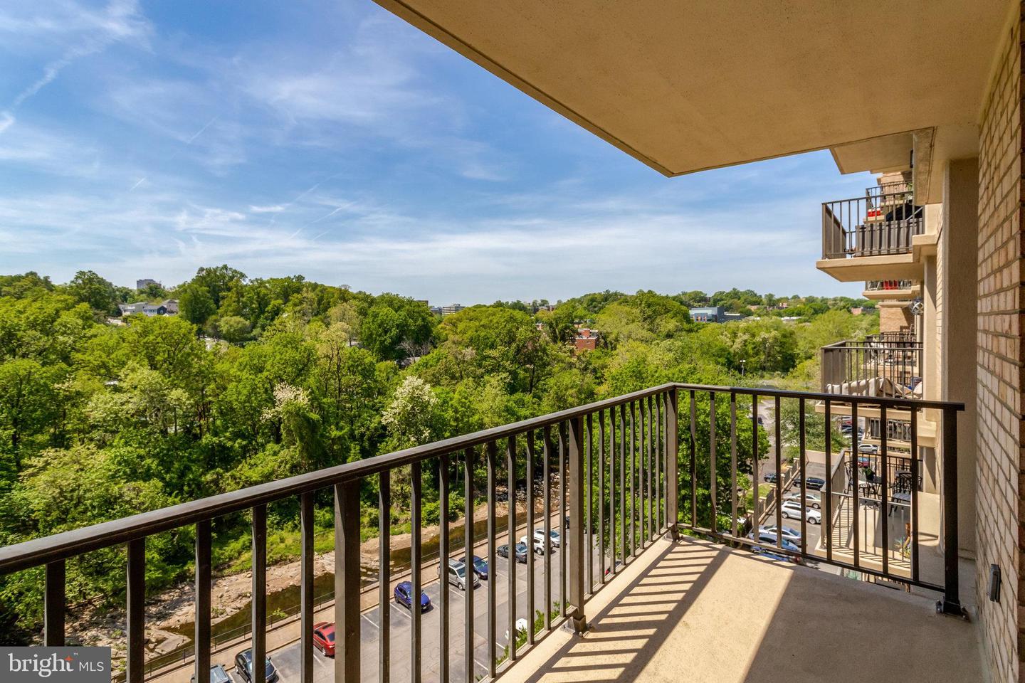 4600 S FOUR MILE RUN DR #720, ARLINGTON, Virginia 22204, 1 Bedroom Bedrooms, 1 Room Rooms,1 BathroomBathrooms,Residential,For sale,4600 S FOUR MILE RUN DR #720,VAAR2056104 MLS # VAAR2056104