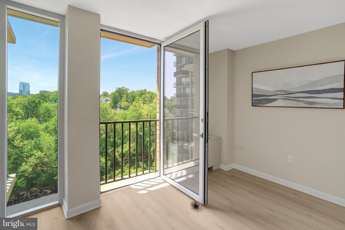 4600 S FOUR MILE RUN DR #720, ARLINGTON, Virginia 22204, 1 Bedroom Bedrooms, 1 Room Rooms,1 BathroomBathrooms,Residential,For sale,4600 S FOUR MILE RUN DR #720,VAAR2056104 MLS # VAAR2056104