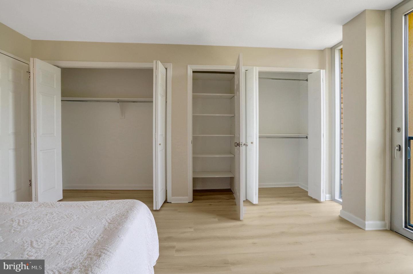 4600 S FOUR MILE RUN DR #720, ARLINGTON, Virginia 22204, 1 Bedroom Bedrooms, 1 Room Rooms,1 BathroomBathrooms,Residential,For sale,4600 S FOUR MILE RUN DR #720,VAAR2056104 MLS # VAAR2056104
