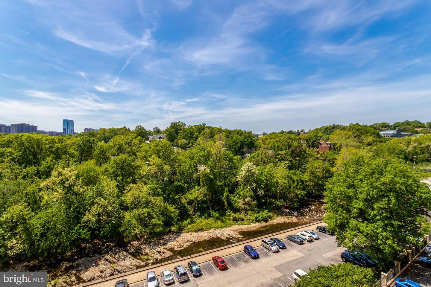 4600 S FOUR MILE RUN DR #720, ARLINGTON, Virginia 22204, 1 Bedroom Bedrooms, 1 Room Rooms,1 BathroomBathrooms,Residential,For sale,4600 S FOUR MILE RUN DR #720,VAAR2056104 MLS # VAAR2056104