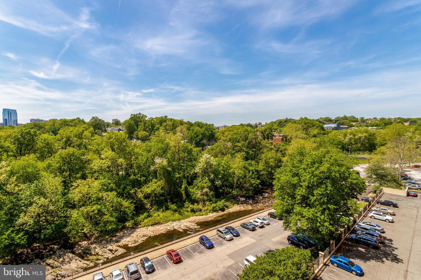 4600 S FOUR MILE RUN DR #720, ARLINGTON, Virginia 22204, 1 Bedroom Bedrooms, 1 Room Rooms,1 BathroomBathrooms,Residential,For sale,4600 S FOUR MILE RUN DR #720,VAAR2056104 MLS # VAAR2056104