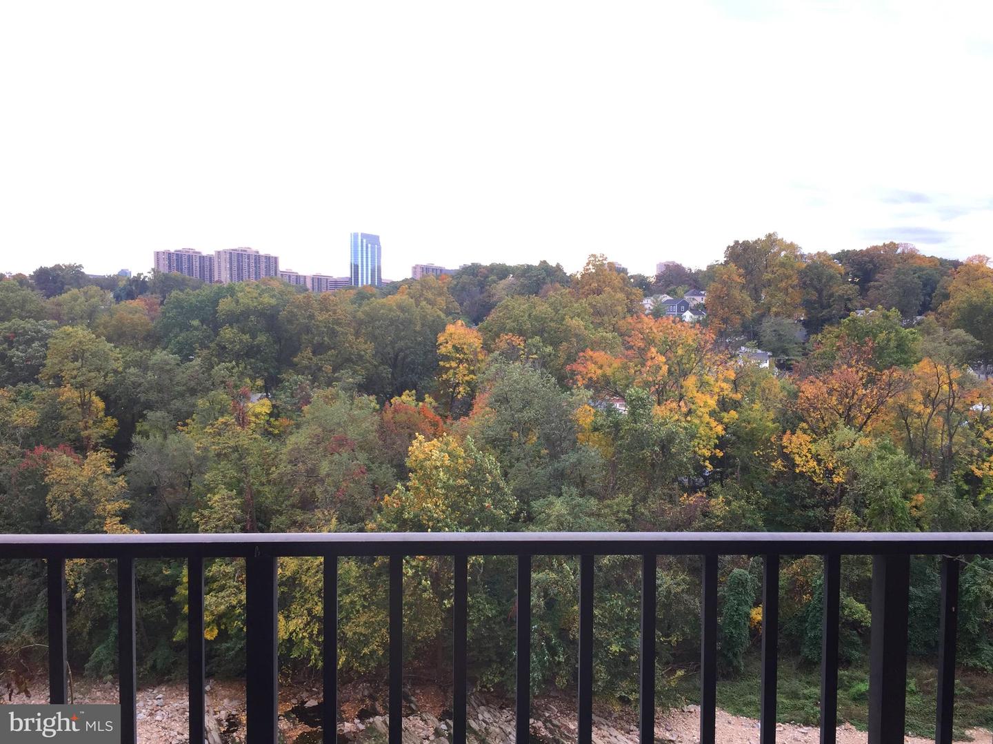 4600 S FOUR MILE RUN DR #720, ARLINGTON, Virginia 22204, 1 Bedroom Bedrooms, 1 Room Rooms,1 BathroomBathrooms,Residential,For sale,4600 S FOUR MILE RUN DR #720,VAAR2056104 MLS # VAAR2056104