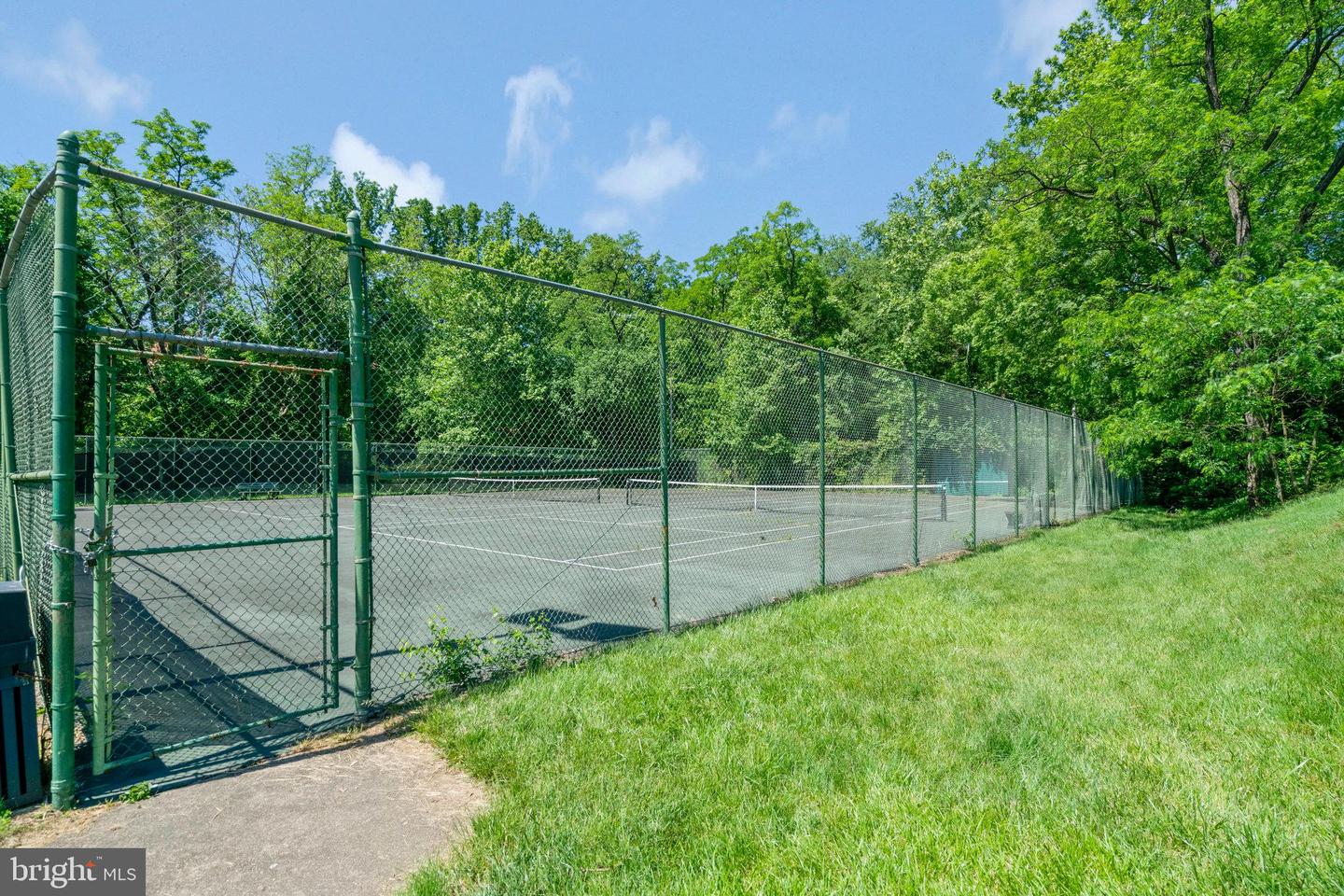 4600 S FOUR MILE RUN DR #720, ARLINGTON, Virginia 22204, 1 Bedroom Bedrooms, 1 Room Rooms,1 BathroomBathrooms,Residential,For sale,4600 S FOUR MILE RUN DR #720,VAAR2056104 MLS # VAAR2056104