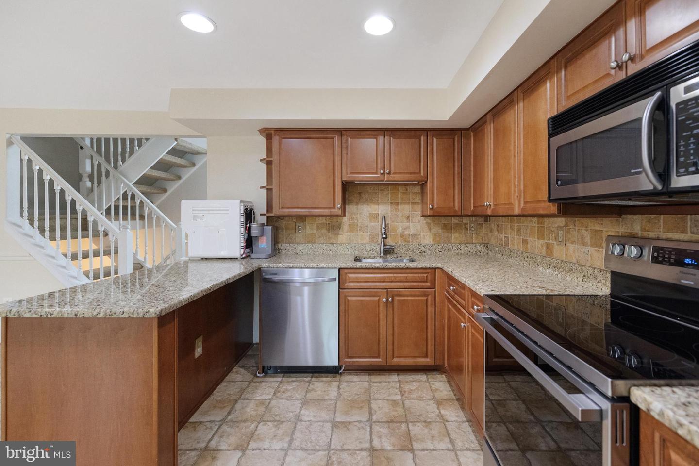 6312 MARY TODD LN, CENTREVILLE, Virginia 20121, 3 Bedrooms Bedrooms, ,3 BathroomsBathrooms,Residential,For sale,6312 MARY TODD LN,VAFX2234736 MLS # VAFX2234736