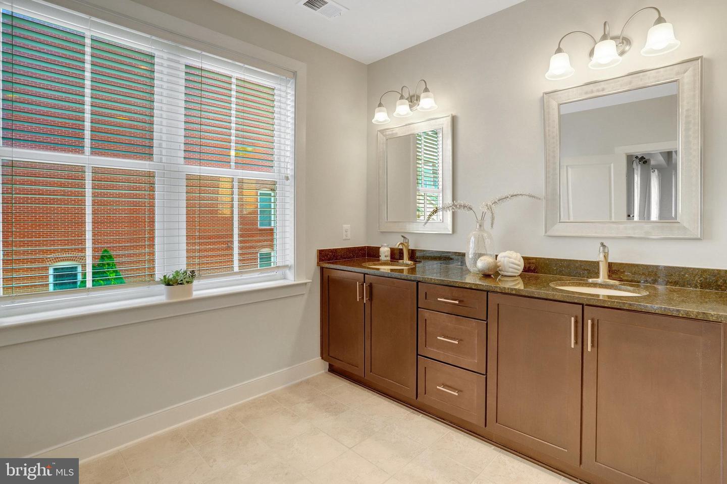 2205 RICHMOND HWY #101, ALEXANDRIA, Virginia 22301, 3 Bedrooms Bedrooms, ,2 BathroomsBathrooms,Residential,For sale,2205 RICHMOND HWY #101,VAAX2044232 MLS # VAAX2044232
