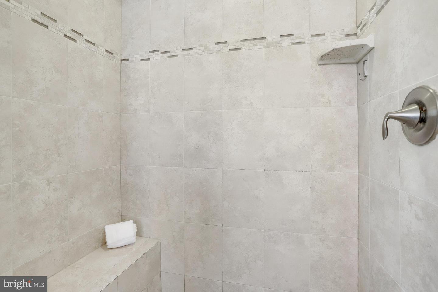 2205 RICHMOND HWY #101, ALEXANDRIA, Virginia 22301, 3 Bedrooms Bedrooms, ,2 BathroomsBathrooms,Residential,For sale,2205 RICHMOND HWY #101,VAAX2044232 MLS # VAAX2044232