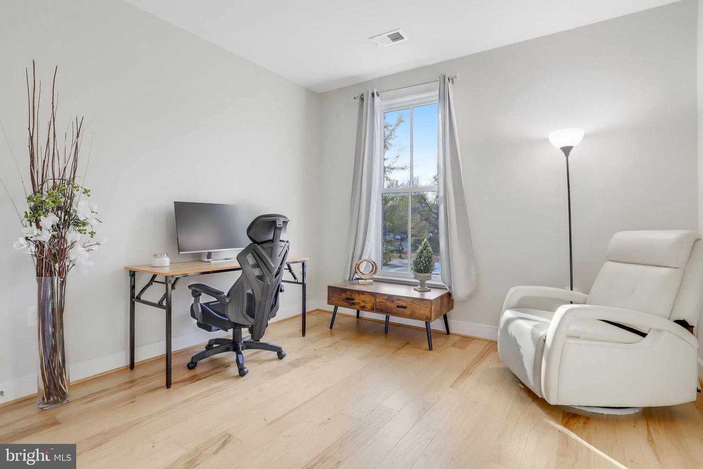 2205 RICHMOND HWY #101, ALEXANDRIA, Virginia 22301, 3 Bedrooms Bedrooms, ,2 BathroomsBathrooms,Residential,For sale,2205 RICHMOND HWY #101,VAAX2044232 MLS # VAAX2044232