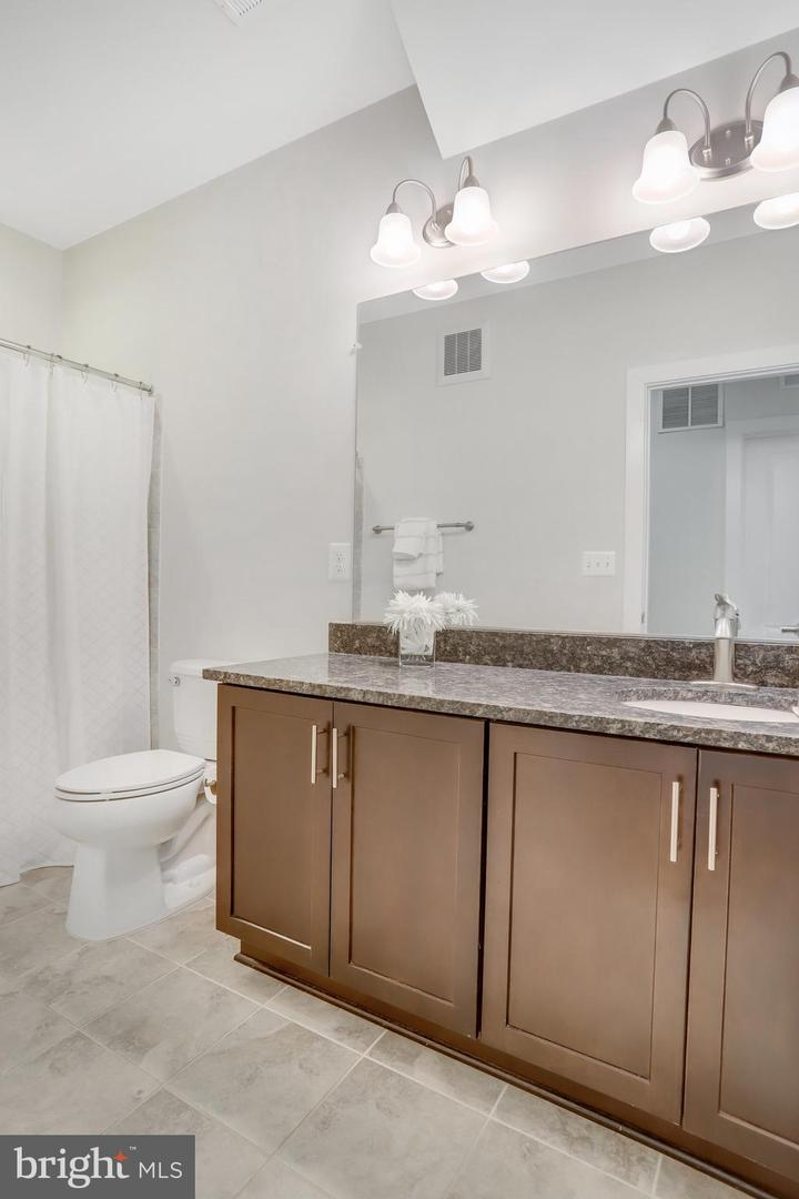 2205 RICHMOND HWY #101, ALEXANDRIA, Virginia 22301, 3 Bedrooms Bedrooms, ,2 BathroomsBathrooms,Residential,For sale,2205 RICHMOND HWY #101,VAAX2044232 MLS # VAAX2044232