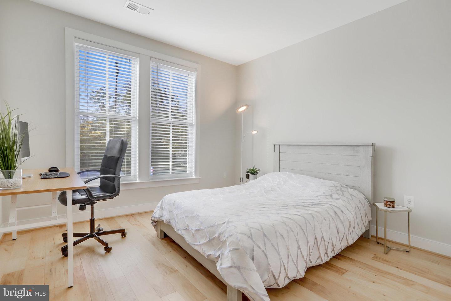2205 RICHMOND HWY #101, ALEXANDRIA, Virginia 22301, 3 Bedrooms Bedrooms, ,2 BathroomsBathrooms,Residential,For sale,2205 RICHMOND HWY #101,VAAX2044232 MLS # VAAX2044232