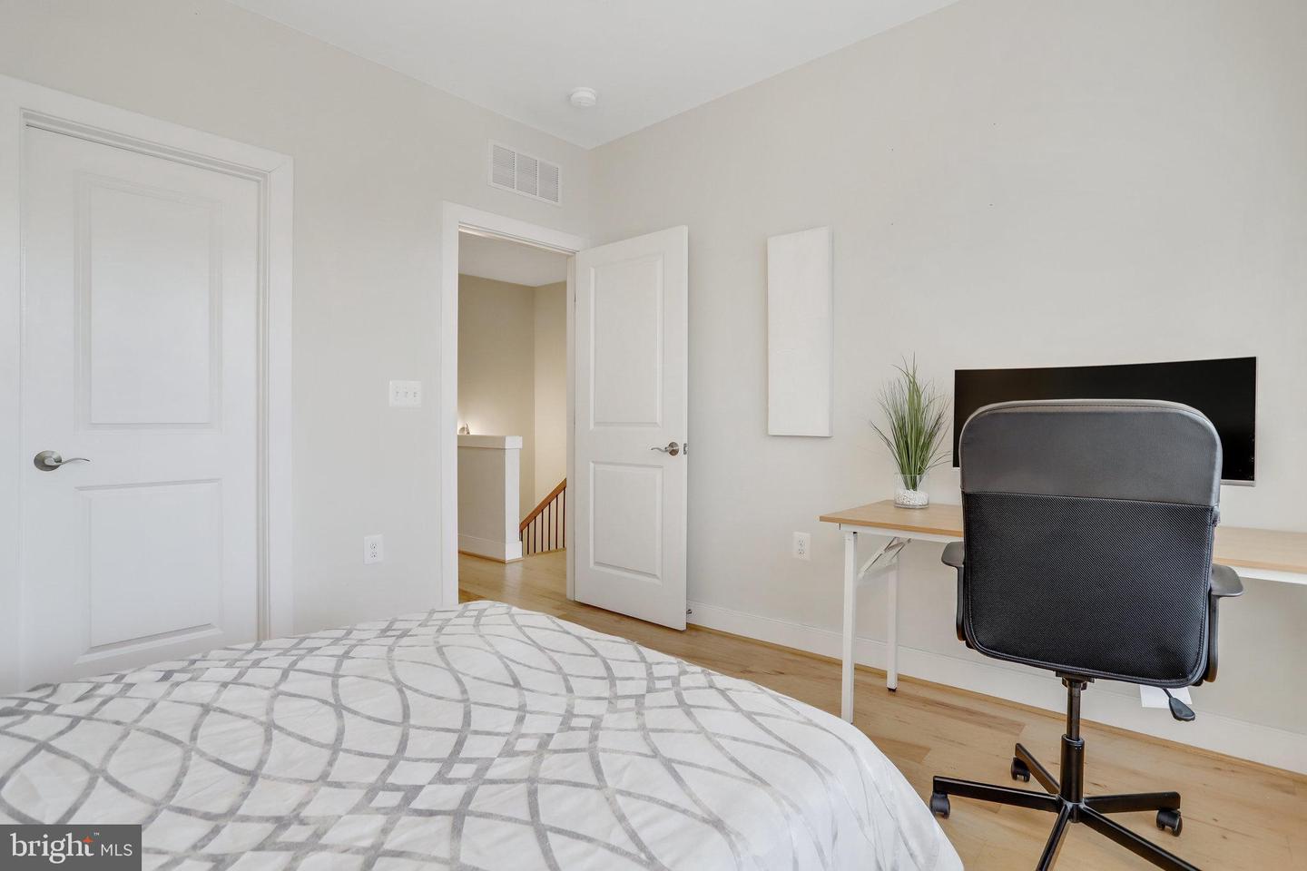 2205 RICHMOND HWY #101, ALEXANDRIA, Virginia 22301, 3 Bedrooms Bedrooms, ,2 BathroomsBathrooms,Residential,For sale,2205 RICHMOND HWY #101,VAAX2044232 MLS # VAAX2044232