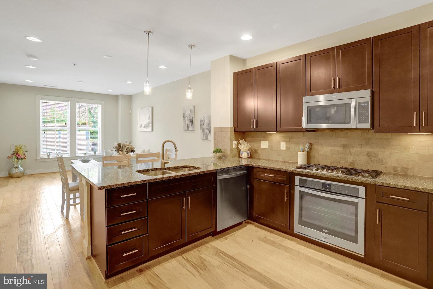 2205 RICHMOND HWY #101, ALEXANDRIA, Virginia 22301, 3 Bedrooms Bedrooms, ,2 BathroomsBathrooms,Residential,For sale,2205 RICHMOND HWY #101,VAAX2044232 MLS # VAAX2044232