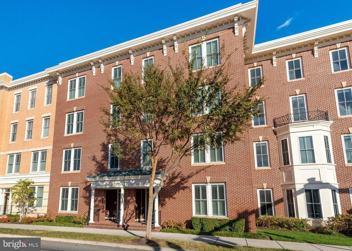 2205 RICHMOND HWY #101, ALEXANDRIA, Virginia 22301, 3 Bedrooms Bedrooms, ,2 BathroomsBathrooms,Residential,For sale,2205 RICHMOND HWY #101,VAAX2044232 MLS # VAAX2044232