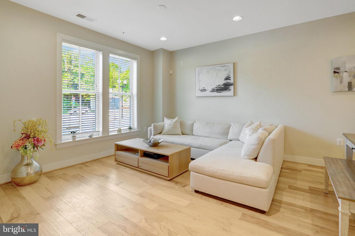 2205 RICHMOND HWY #101, ALEXANDRIA, Virginia 22301, 3 Bedrooms Bedrooms, ,2 BathroomsBathrooms,Residential,For sale,2205 RICHMOND HWY #101,VAAX2044232 MLS # VAAX2044232