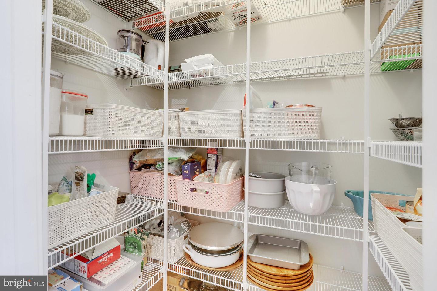2205 RICHMOND HWY #101, ALEXANDRIA, Virginia 22301, 3 Bedrooms Bedrooms, ,2 BathroomsBathrooms,Residential,For sale,2205 RICHMOND HWY #101,VAAX2044232 MLS # VAAX2044232